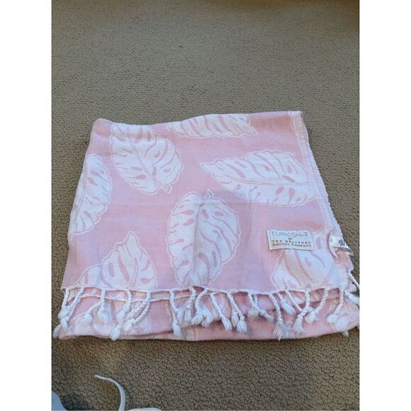 THE BEAUFORT BONNET COMPANY Turkish T Basic Beach Towel -Caicos Canopy Pink - Picture 1 of 8